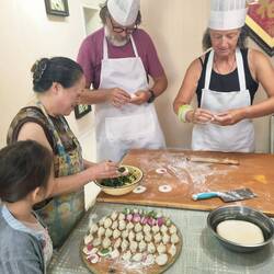 Das Formen der Dumplings ist gar nicht so einfach!