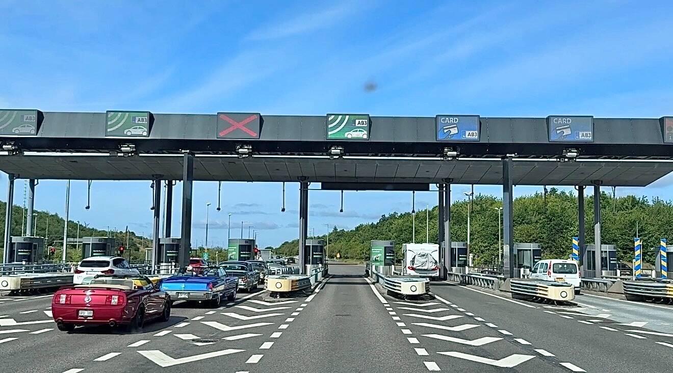 Mautstelle Öresundbrücke, 15.9 km liegen vor uns (8 km Brücke, 4 km Tunnel)