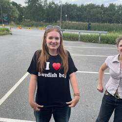 Leggy got a t-shirt