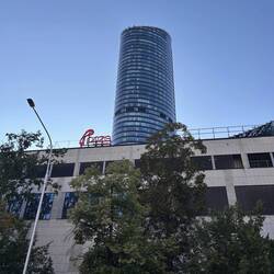 212 m hoher Sky-Tower