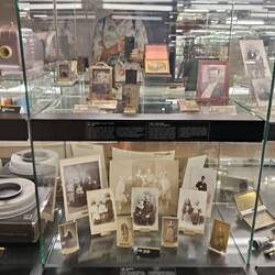 2 styles of old photographs