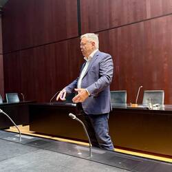 Franz Grüter (SVP) und Mitglied von Womoland