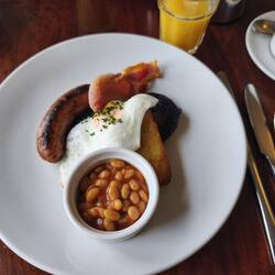 Traditionelles englisches Frühstück