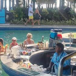 Swim up bar....so good!