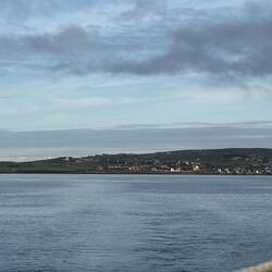 Bye bye Stromness, on our way south