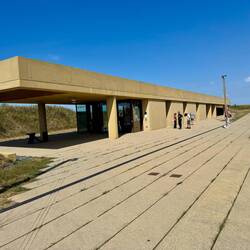 Dann sind wir an den Juno Beach weiter gefahren. Hier kann man einige originale Bunker sehen