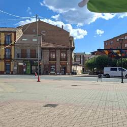 La Robla plaza (town square)