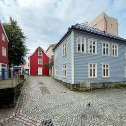 Time to head out ... our neighborhood from the door to the apartment building — Bergen, Norway.