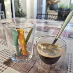 Uitbuiken met een espresso.
