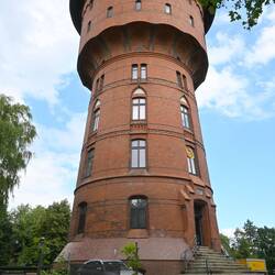 Cafe geführt von Schweizern, die den Turm renoviert haben