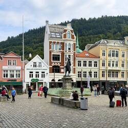Vågsallmenningen ... the statue is of Ludwig Holberg; writer, playwright — Bergen, Norway.