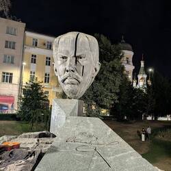 Stefan-Stambolov-Denkmal im Crystal Garden