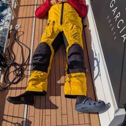 When the wind came down, I took a nap in the lee.