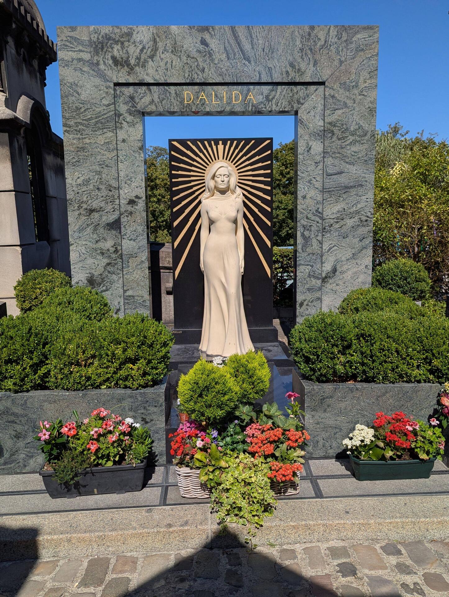 Grab von Dalida