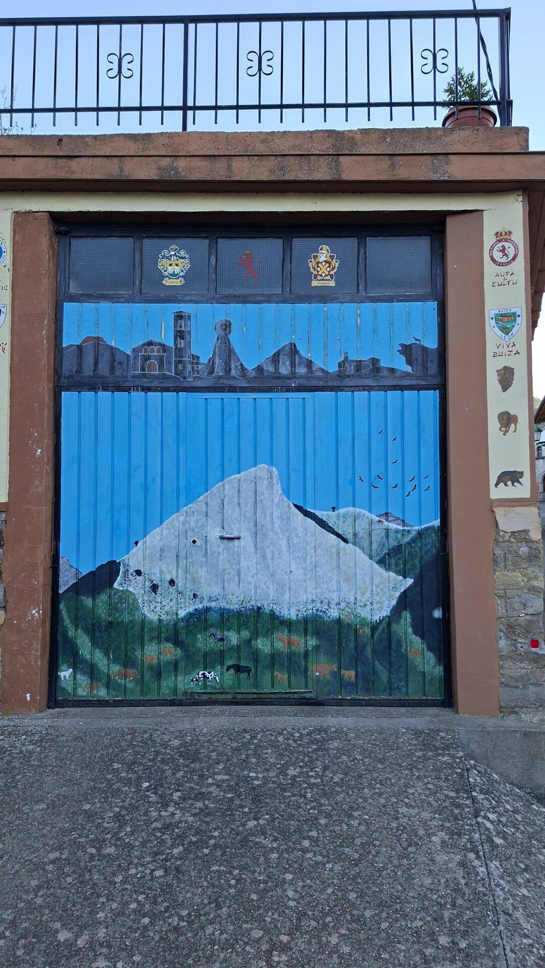 Still loving the murals