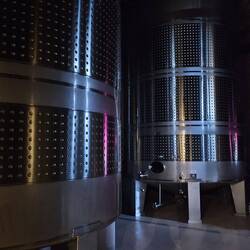Nye moderne vin siloer temperatur styres med vand