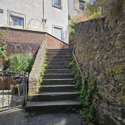 Hoch zur Burg Katz