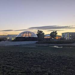 Die Frankentherme bei Nacht