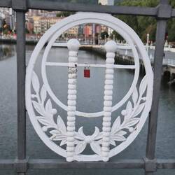 Weer terug over de brug.