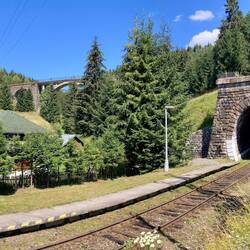 Telgart - Kehrtunnelportal, 1 Etage höher weiterführendes Viadukt
