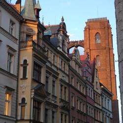 Maria-Magdalenen-Kirche mit der "Büßerbrücke"
