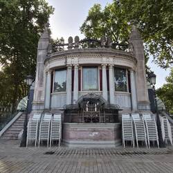 Kiosko del Arenal, een muziekkoepel.