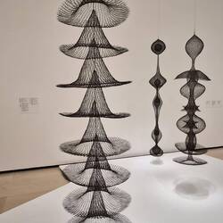 Dit was van Ruth Asawa.