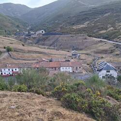 Civilisation after 10km of mountains-Arbas del Puerto