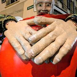 Compagnie with Balls, Oversized Rolling Spectacle