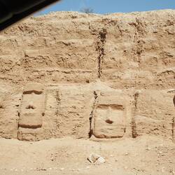 Easter Island moabis