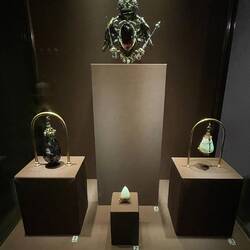 Huge gems and opals