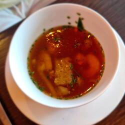 SOUPE DE POISSON AUX FRUITS DE MER ET AUX CROÛTONS - Fischsuppe mit Meeresfrüchten und Croutons