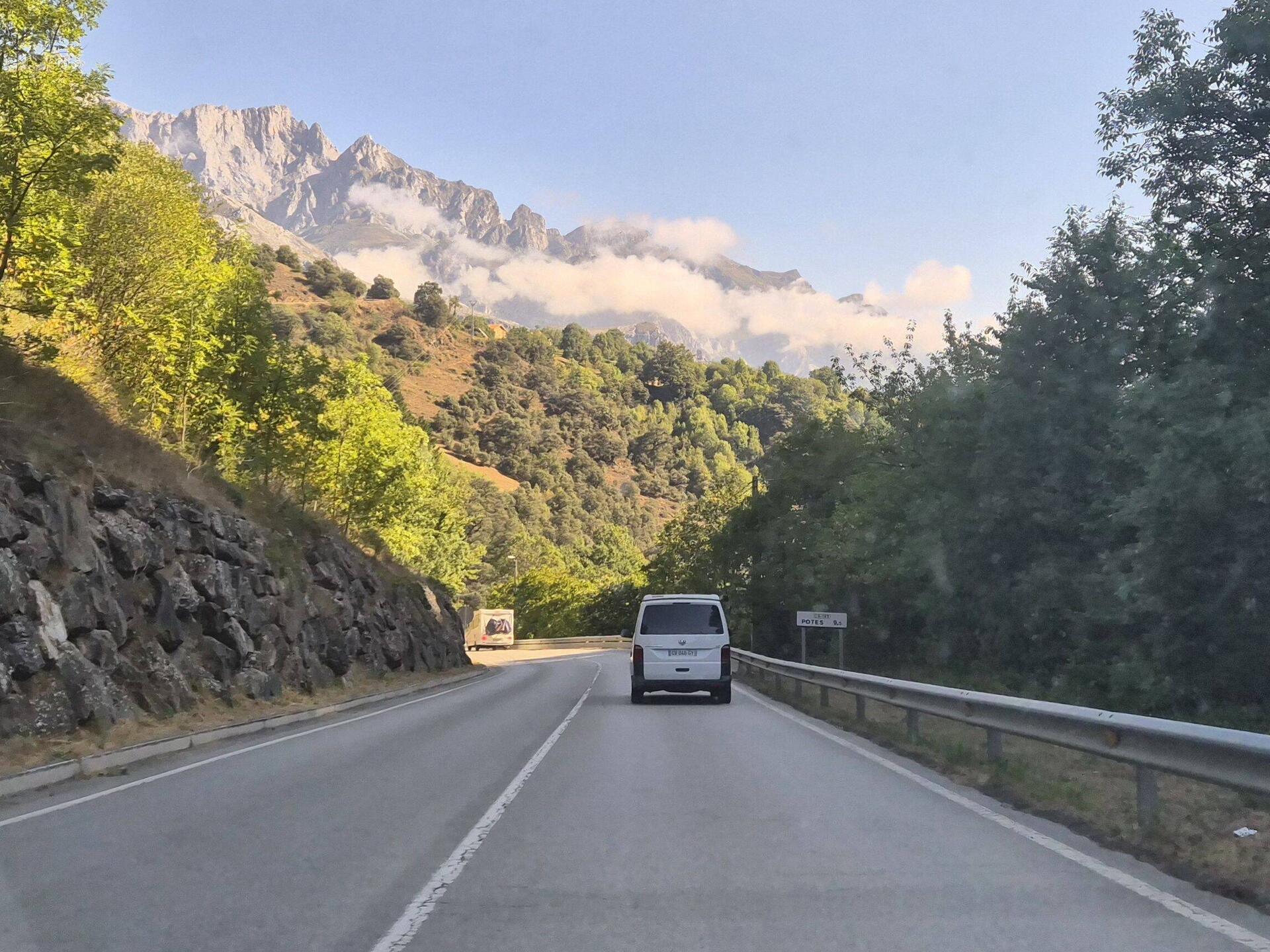 Op weg de bergen in.