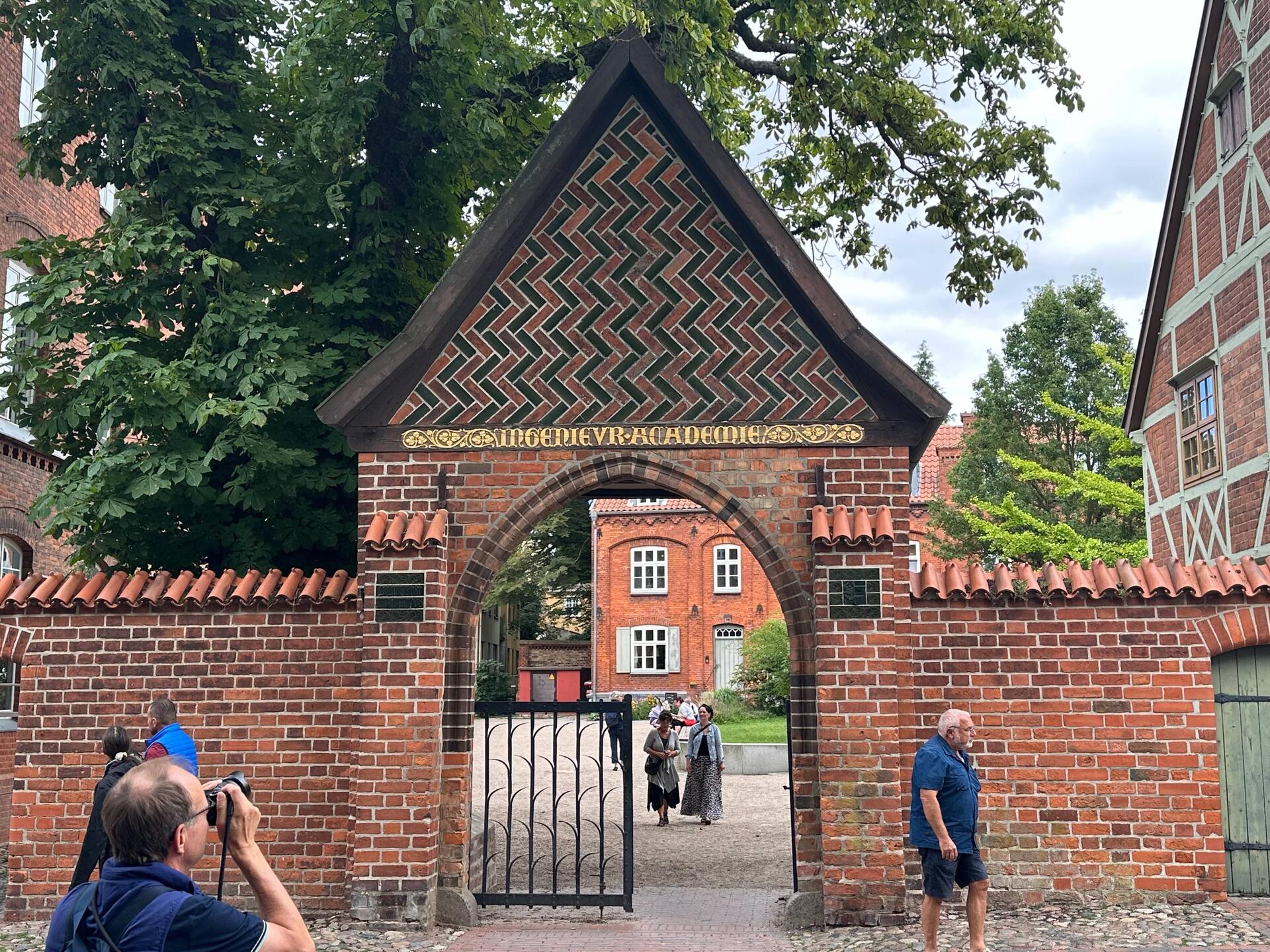 Hofeinfahrt Soko Wismar