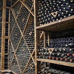 20000 Flaschen von 1970 bis 2000 sa ca 200€ pro Flasche