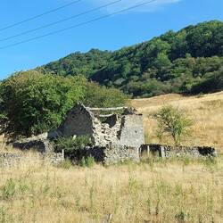En route to Stoney Middleton; old farm building