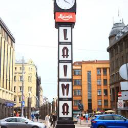 Beliebter Treffpunkt die Laima Uhr (Schokoladenanufaktur)
