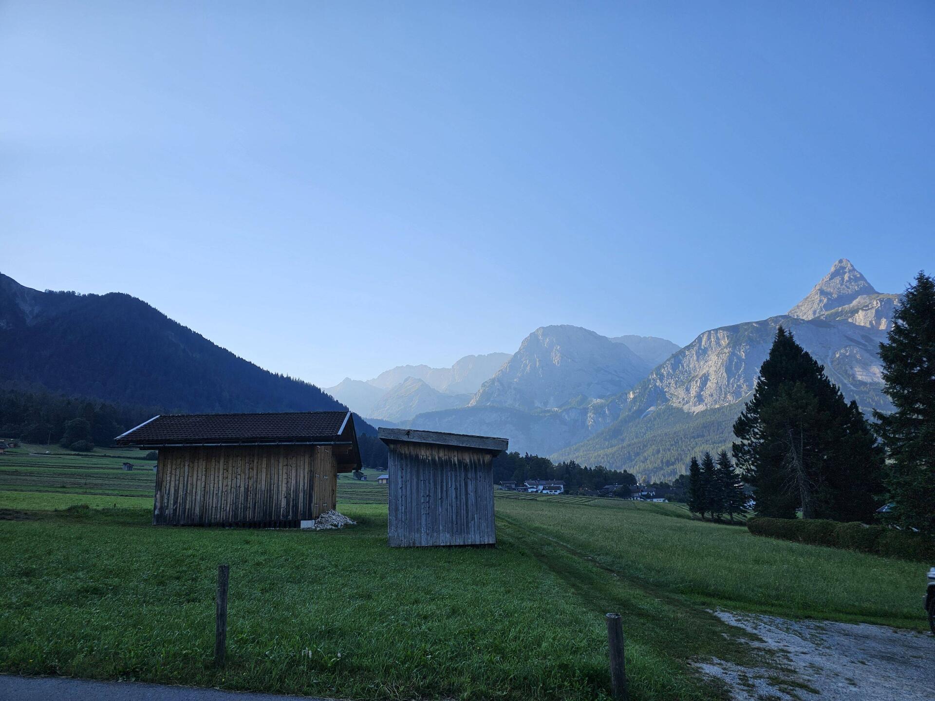 Schön im Schatten ging es los.