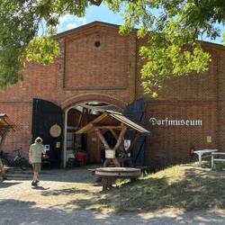 lustiges Dorfmuseum auf dem Weg zur Insel Poel