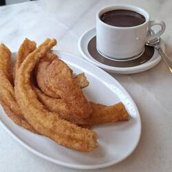 Celebratory churros con chocolate 😋