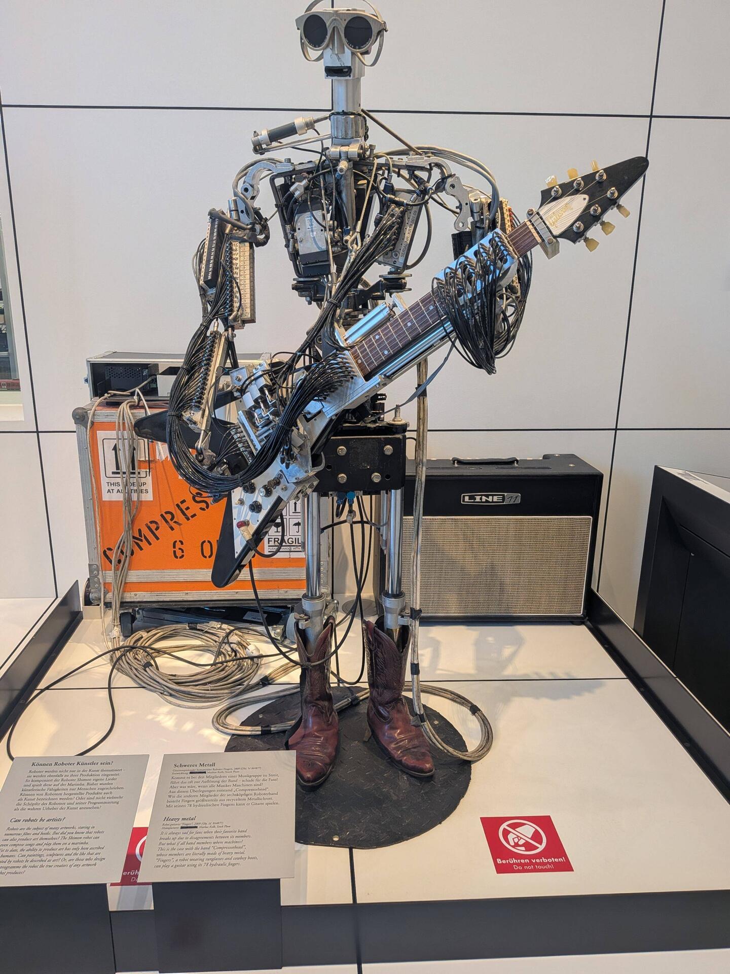 I wish they would have had this working, I wanted to hear it play