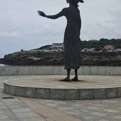 Monumento a la Madre del Emigrante