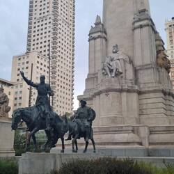 Cervantes-Denkmal mit Don Quijote und Sacho Panza