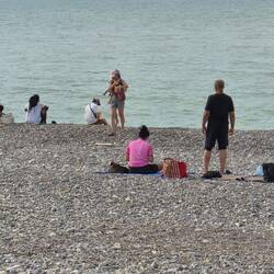 Allemaal stenen, dat strand.