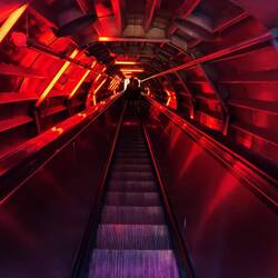 Rolltreppe in die nächste Kugel
