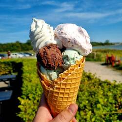 Super duper icecream with Guff ( uncooked meringue thing)