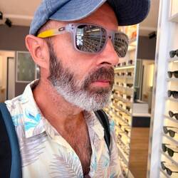 The Oakleys try-on