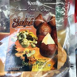 A snack we purchased - dried snake skin crisps... kind of gave us apple crisp vibes