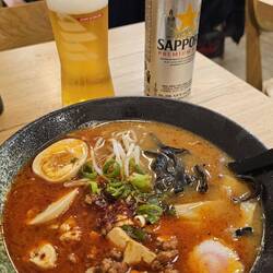 Spicy Ramen (en 5'er) og en øl