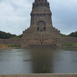 Völkerschlachtsdenkmal, 91 m hoch, Europas größter Denkmalsbau